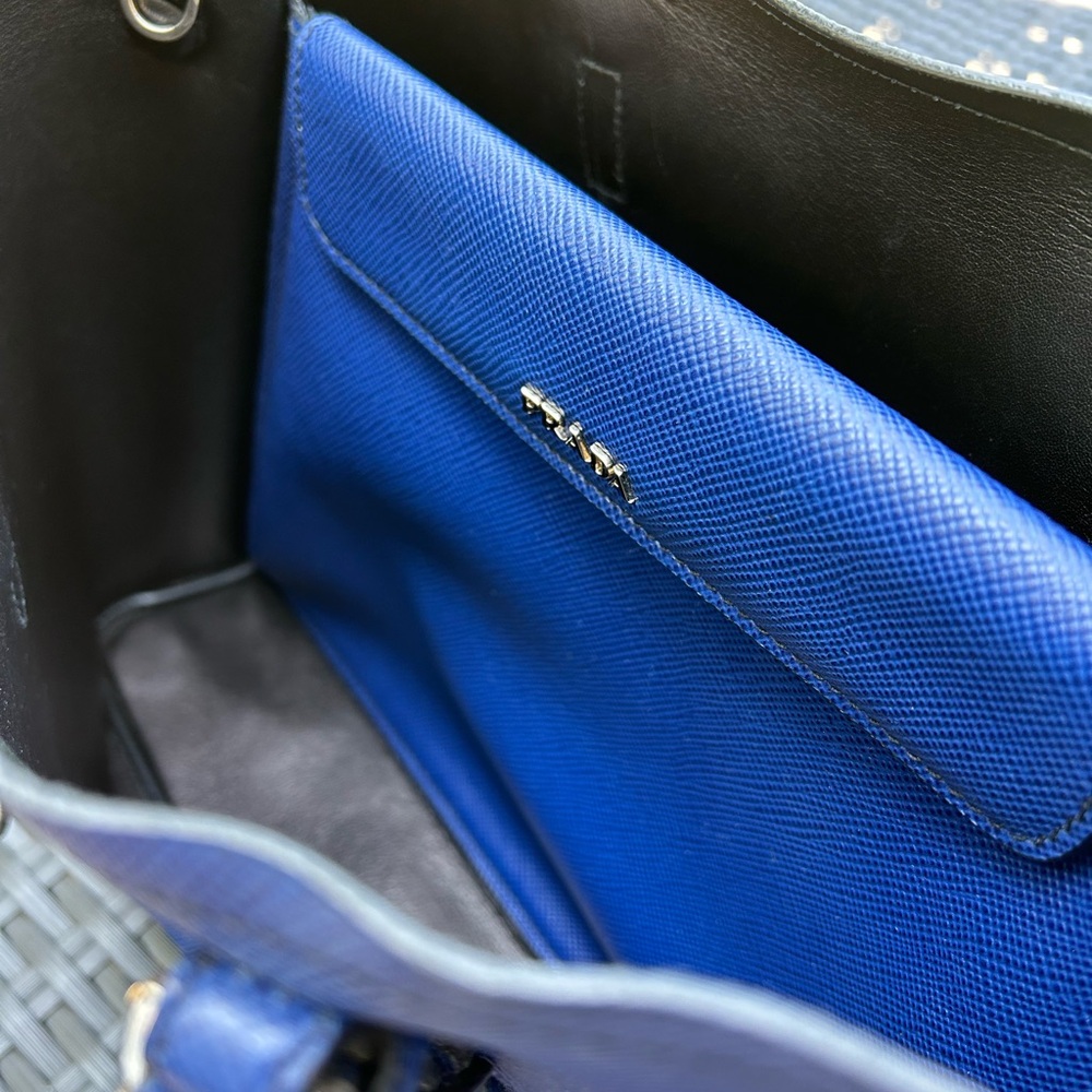 Prada authentic - Picture 10 of 12